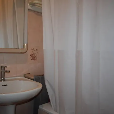 Apartment Agreable Mezzanine 3 Couchages A Font-romeu Avec Parking - Fr-1-580-93 *